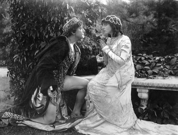 Francis X. Bushman and Beverly Bayne as Romeo and Juliet.